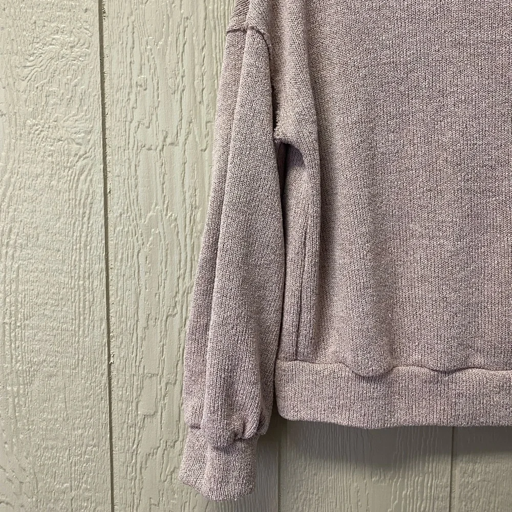 Boutique brand poly sweater | size Medium